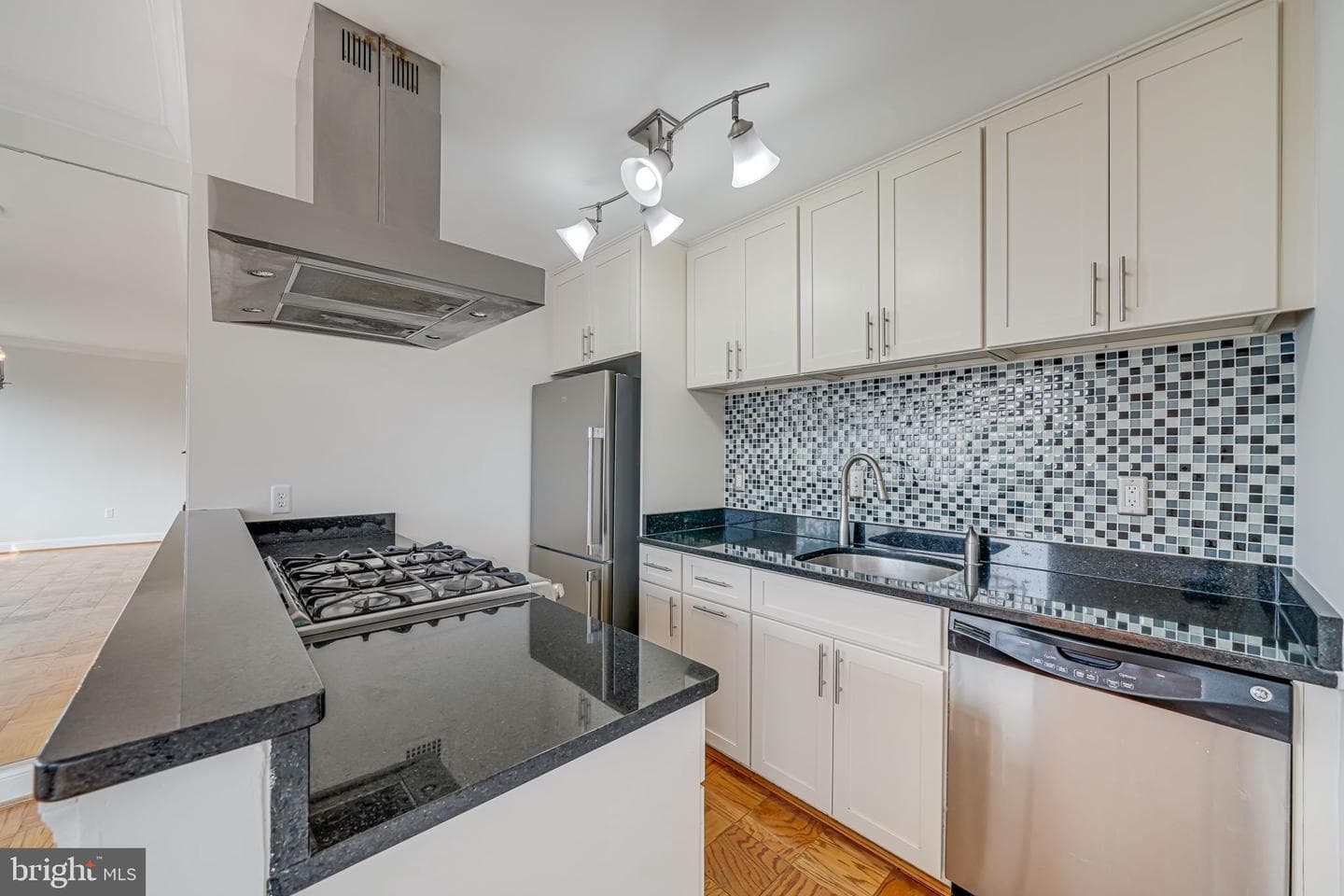 4390 Lorcom Lane #810 photo 1