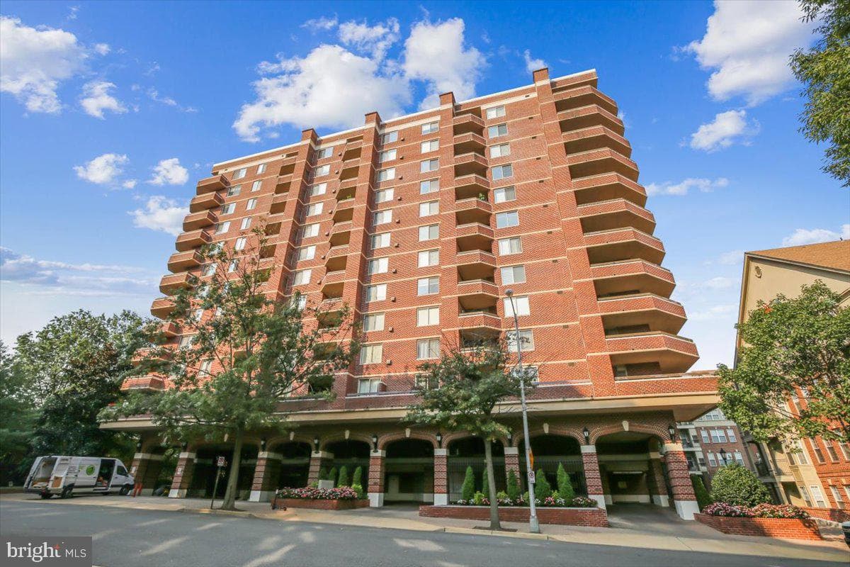 1276 N Wayne Street #418 photo 1