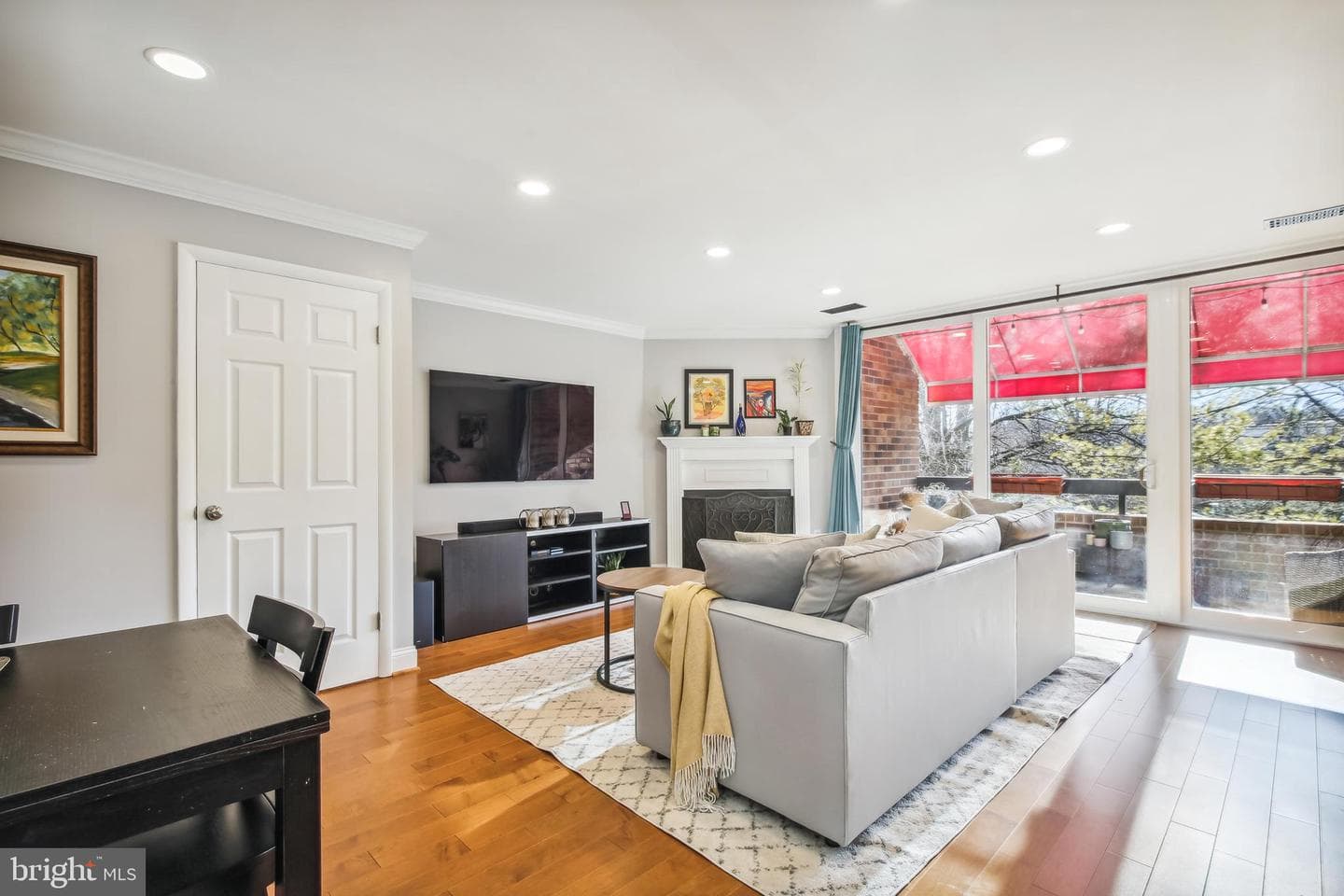 1657 S Hayes Street #b photo 1