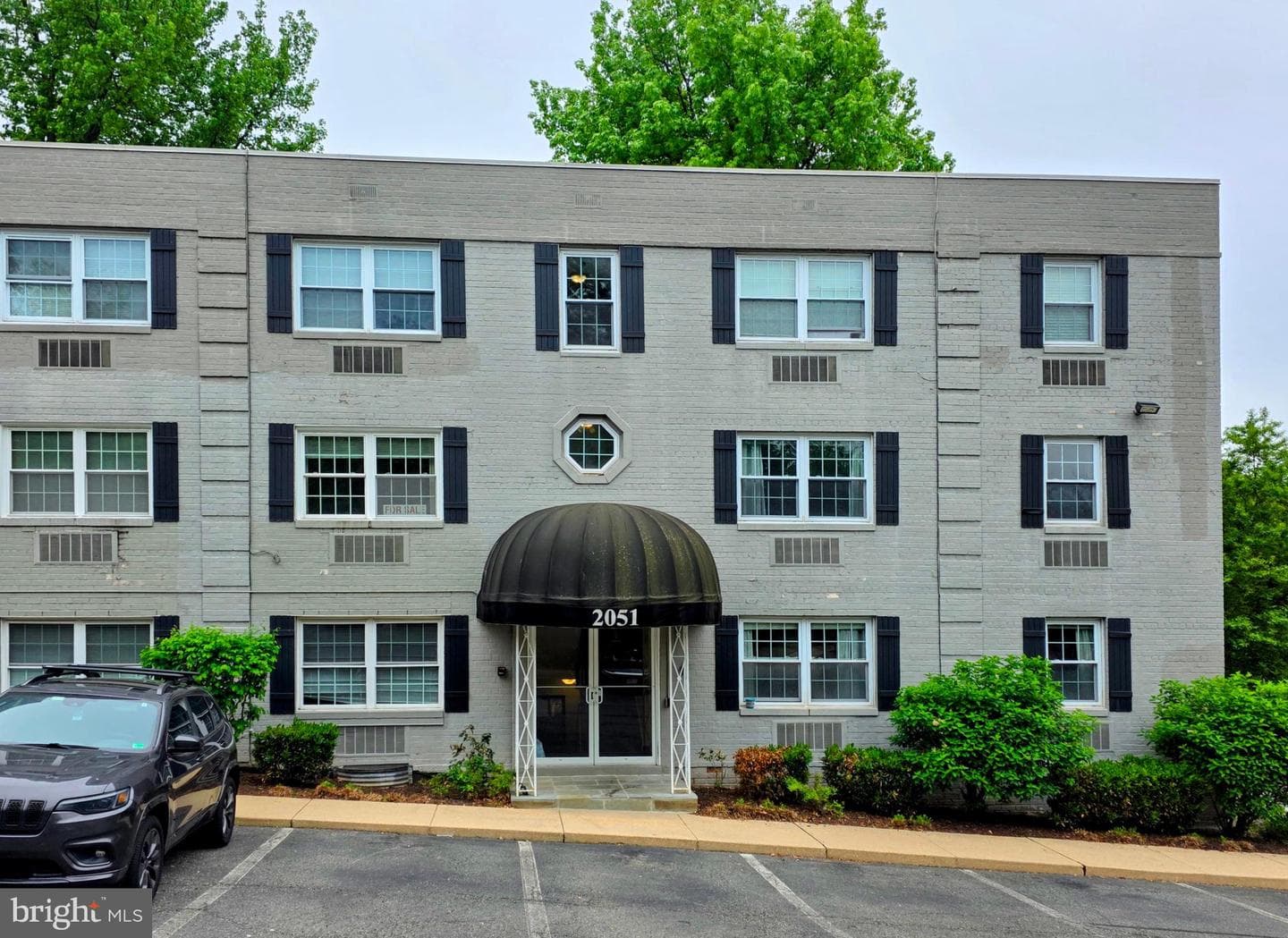 2051 N Woodstock Street #201