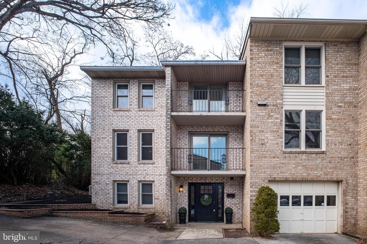 2134 Military Road photo 1