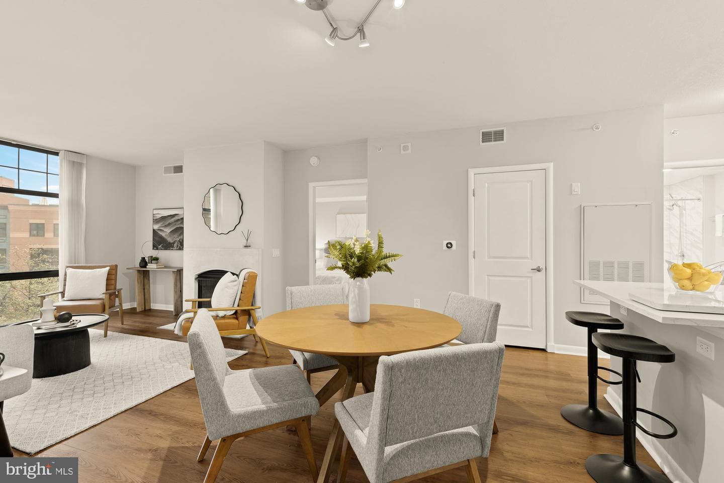 1021 N Garfield Street #532 photo 1