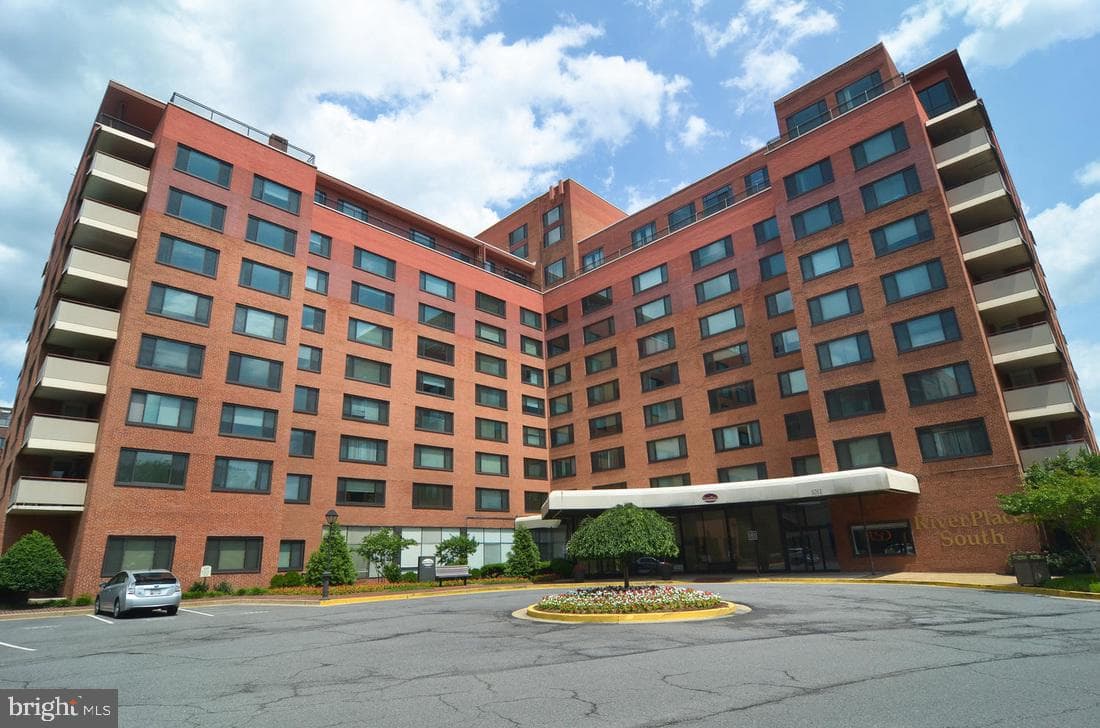 1011 Arlington Boulevard #423