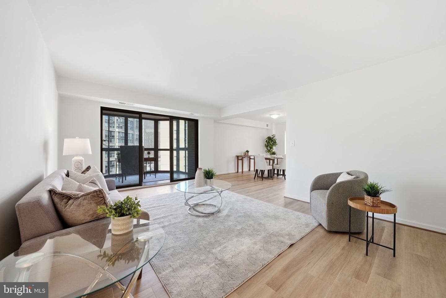 1600 N Oak Street #906 photo 1