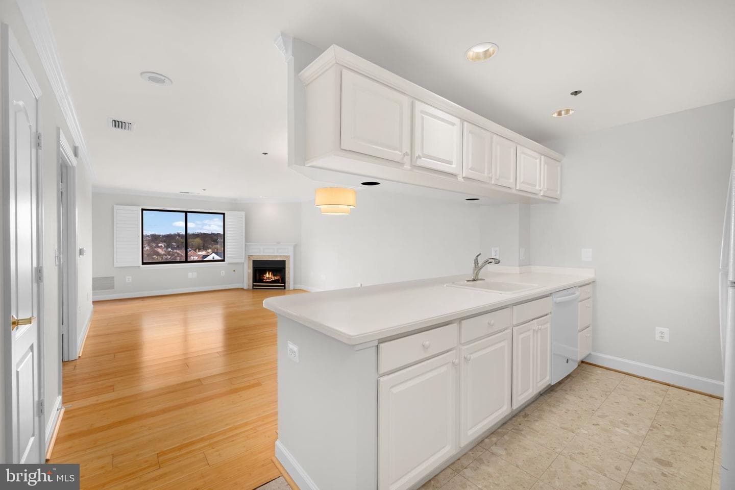1050 N Stuart Street #817 photo 1
