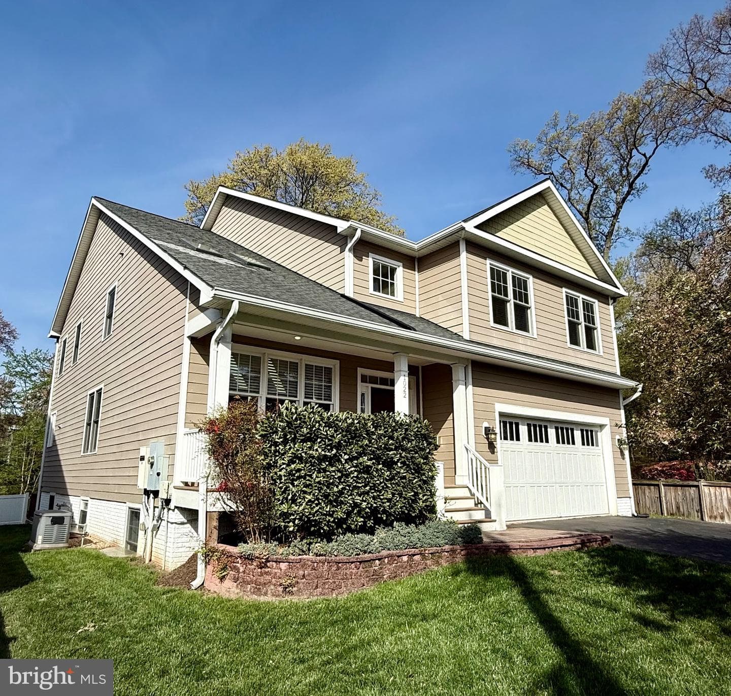 1022 N Edison Street photo 1