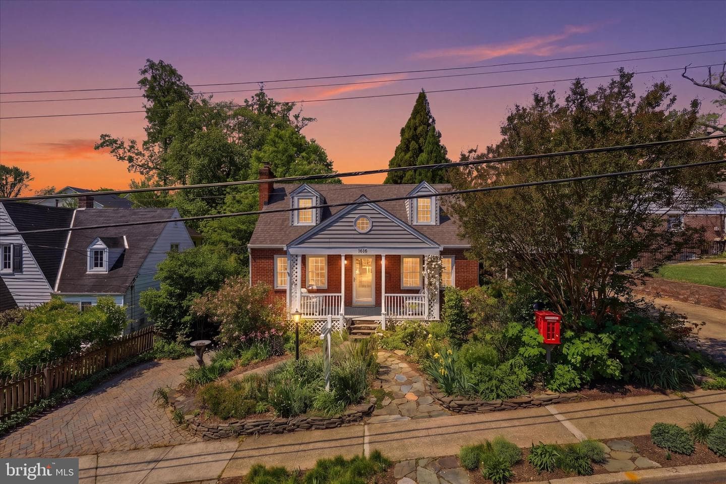 1616 N Taylor Street photo 1