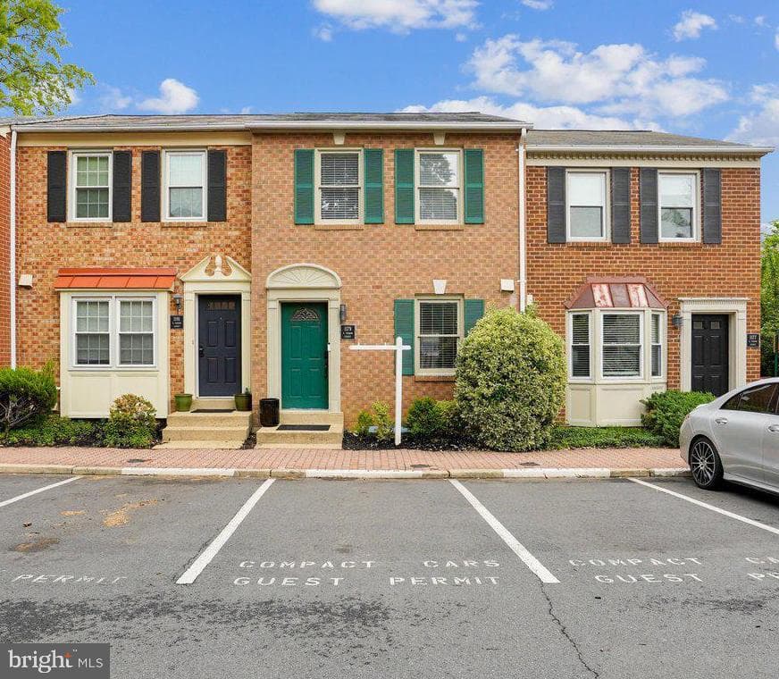 1179 N Vernon Street photo 1