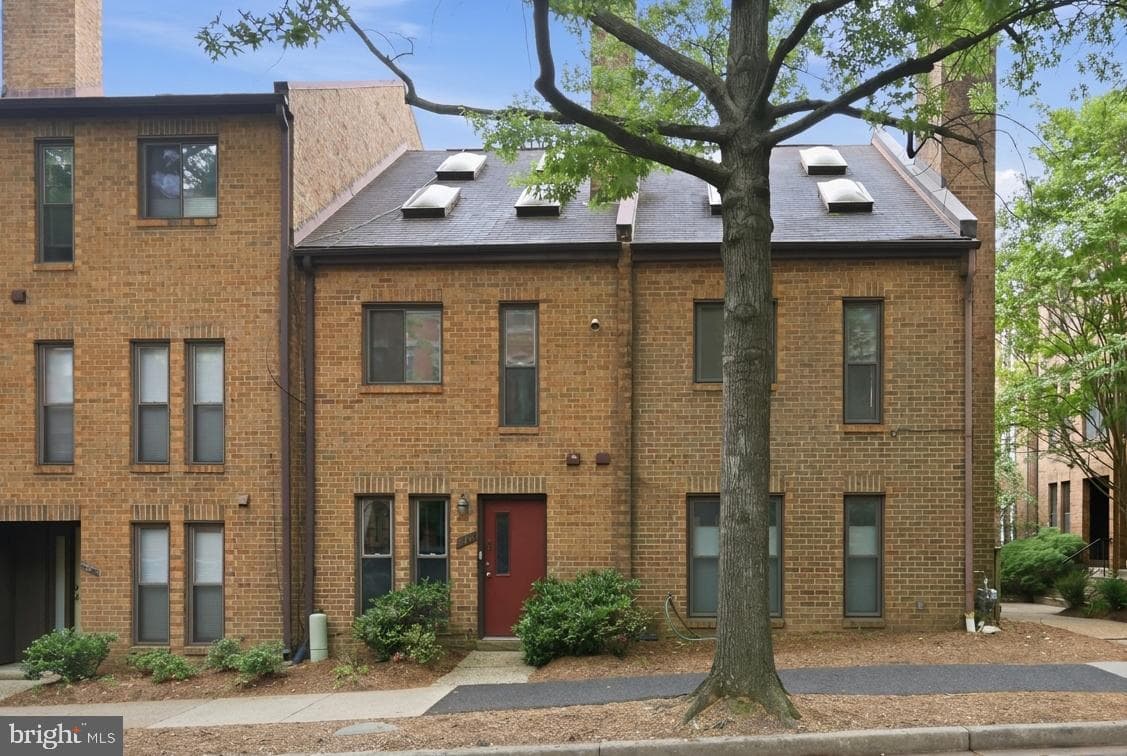 4411 7th Street N photo 1