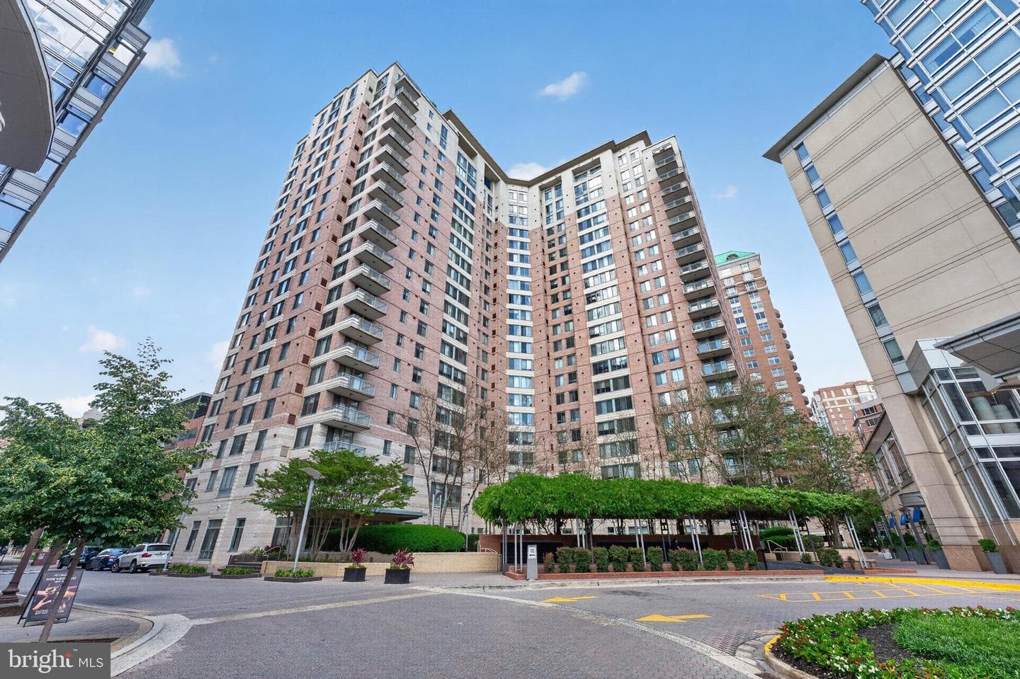 851 N Glebe Road #1301 photo 1