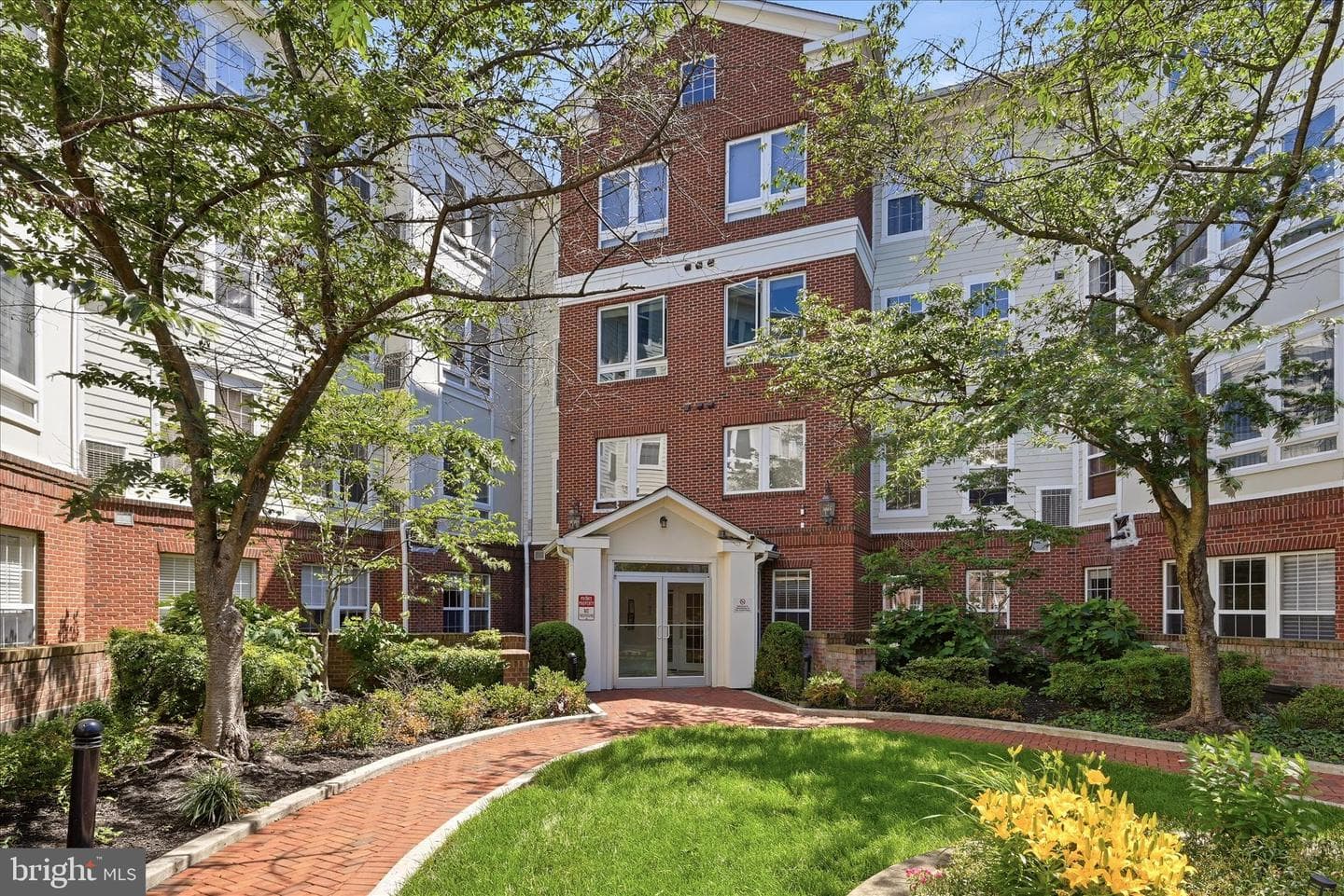 801 S Greenbrier Street #306