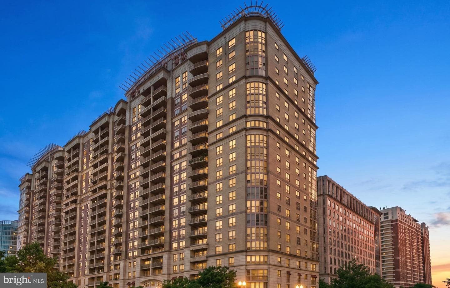 888 N Quincy Street #1203