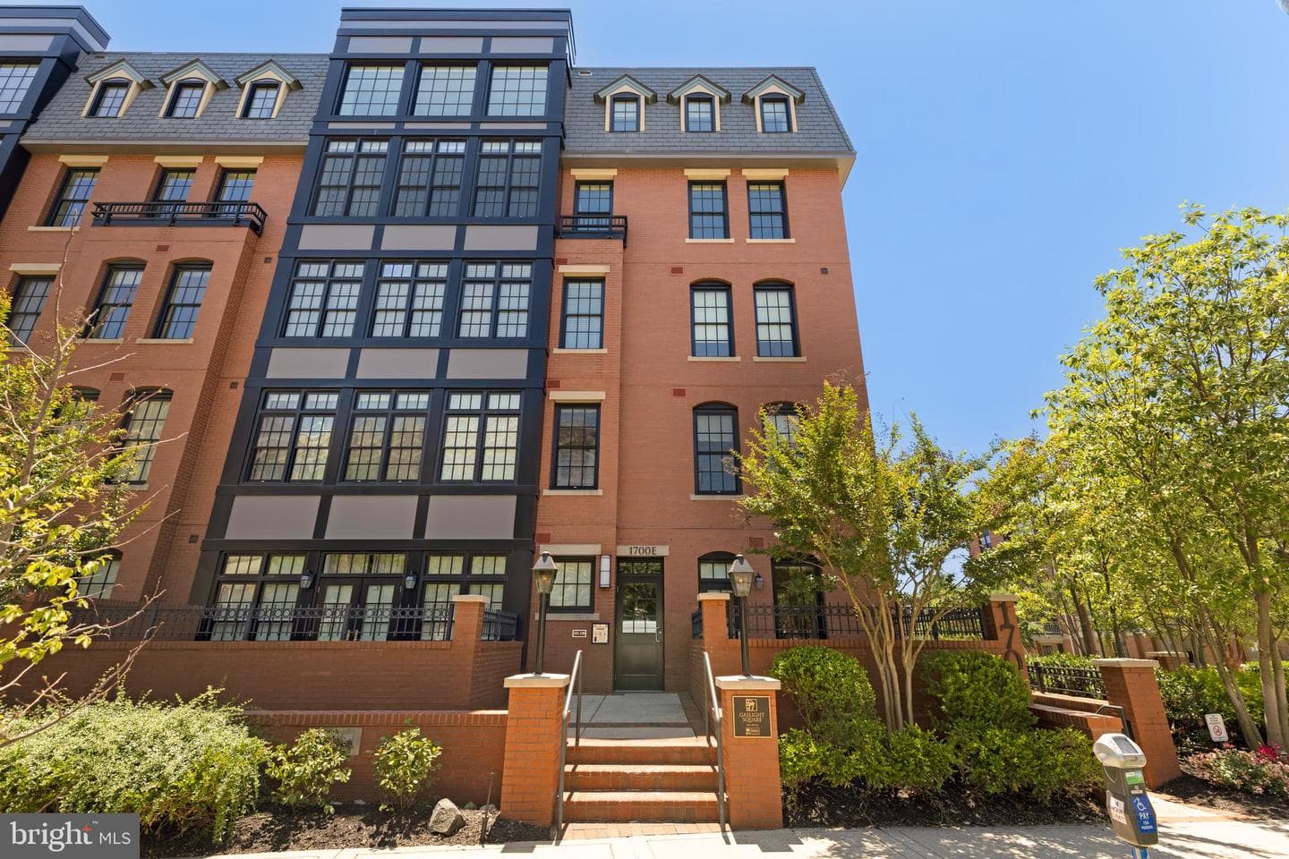 1700 Clarendon Boulevard #152