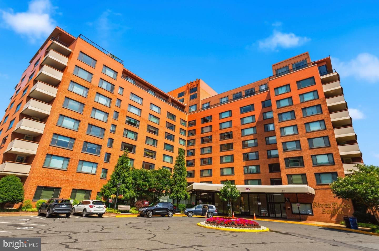 1011 Arlington Boulevard #707, Arlington