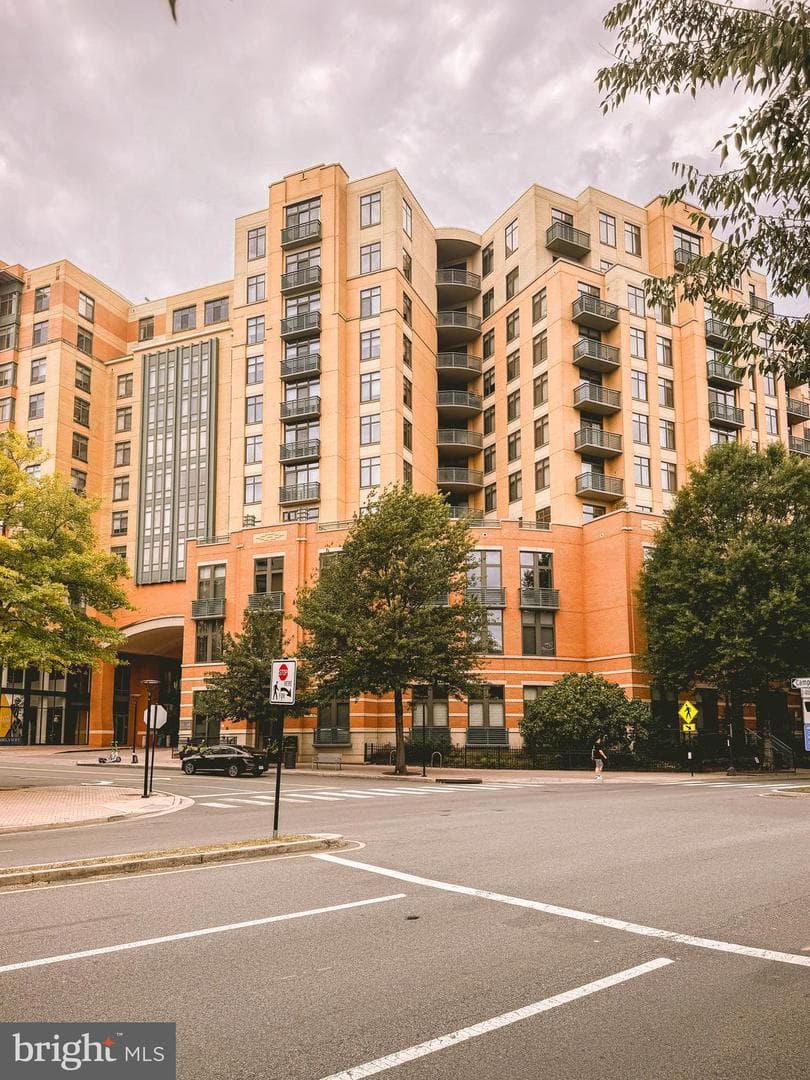 2720 S Arlington Mill Drive #509, Arlington