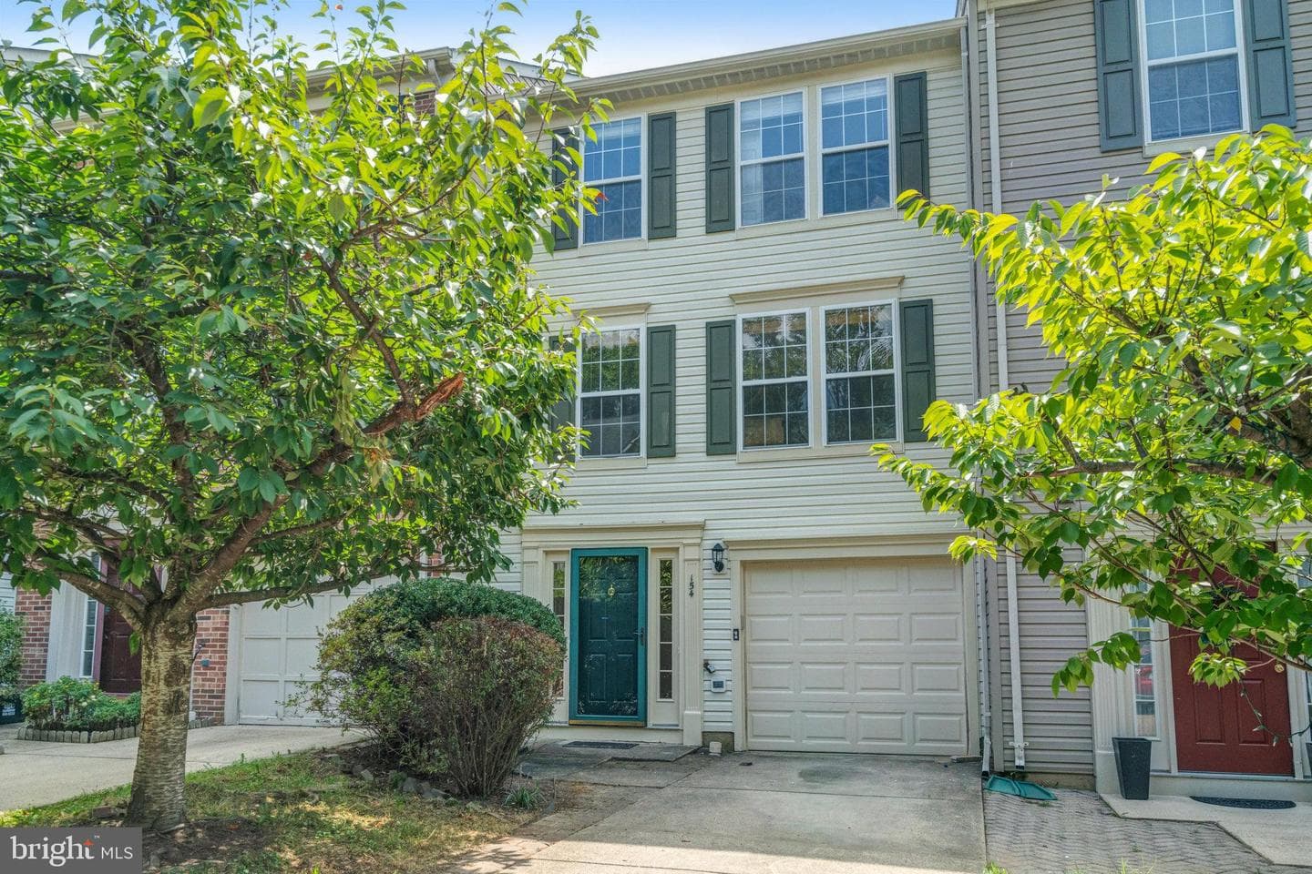 154 Ingle Place photo 1