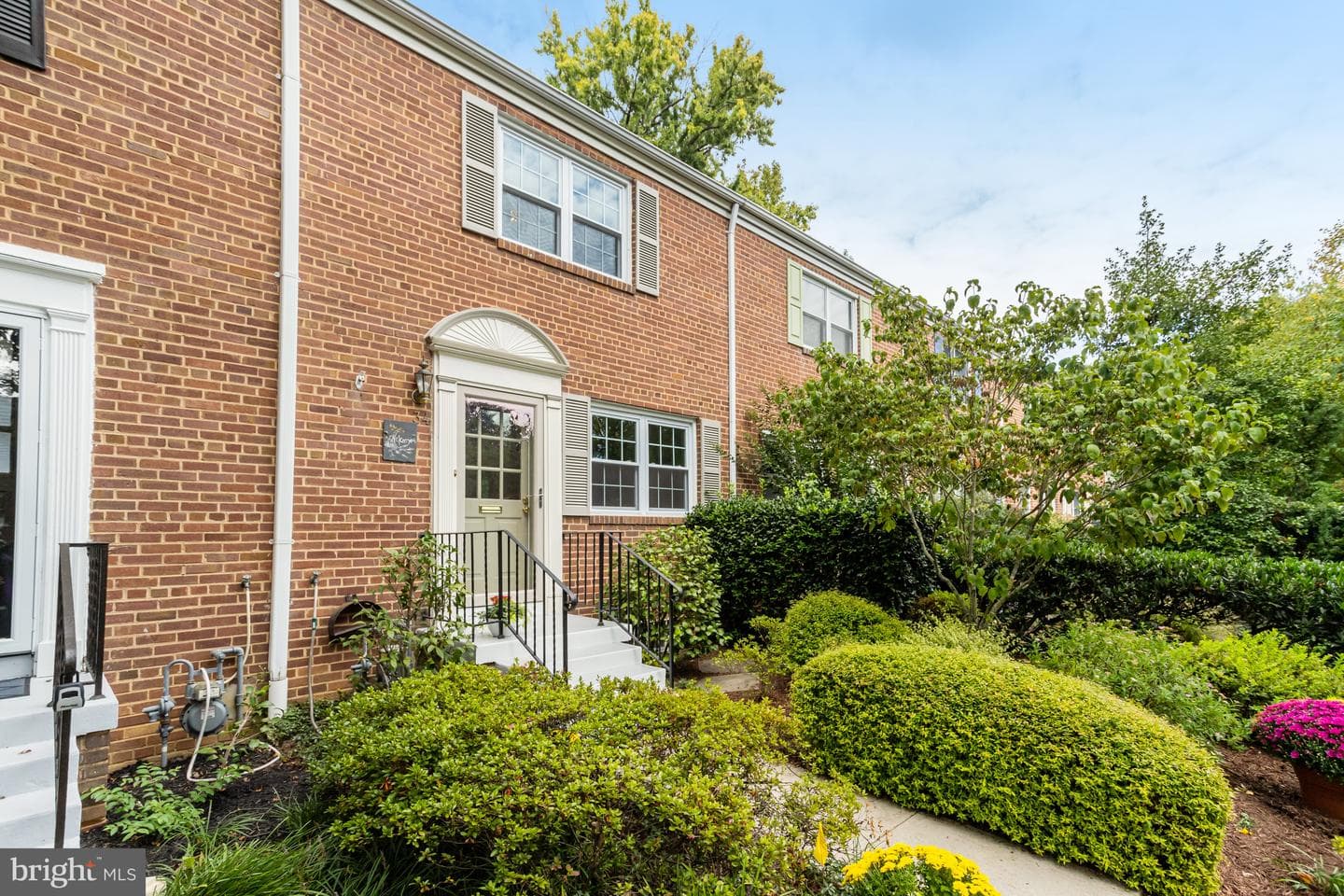 34 E Rosemont Avenue photo 1