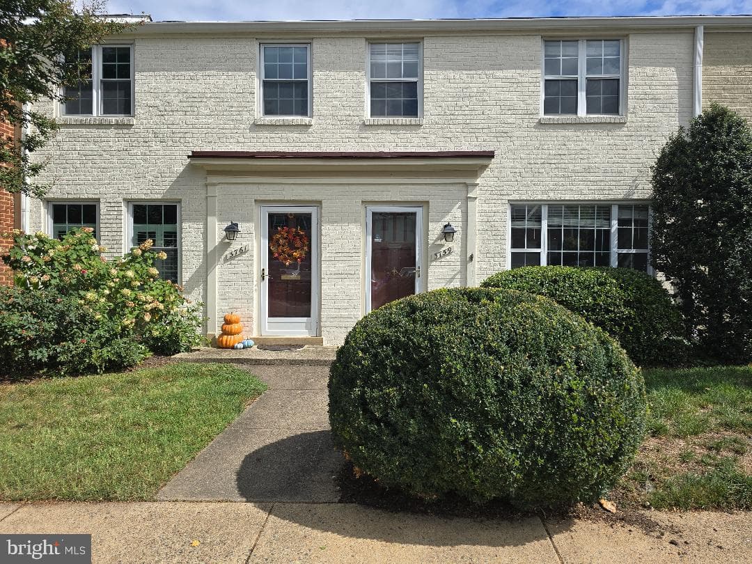 3759 Jason Avenue photo 1