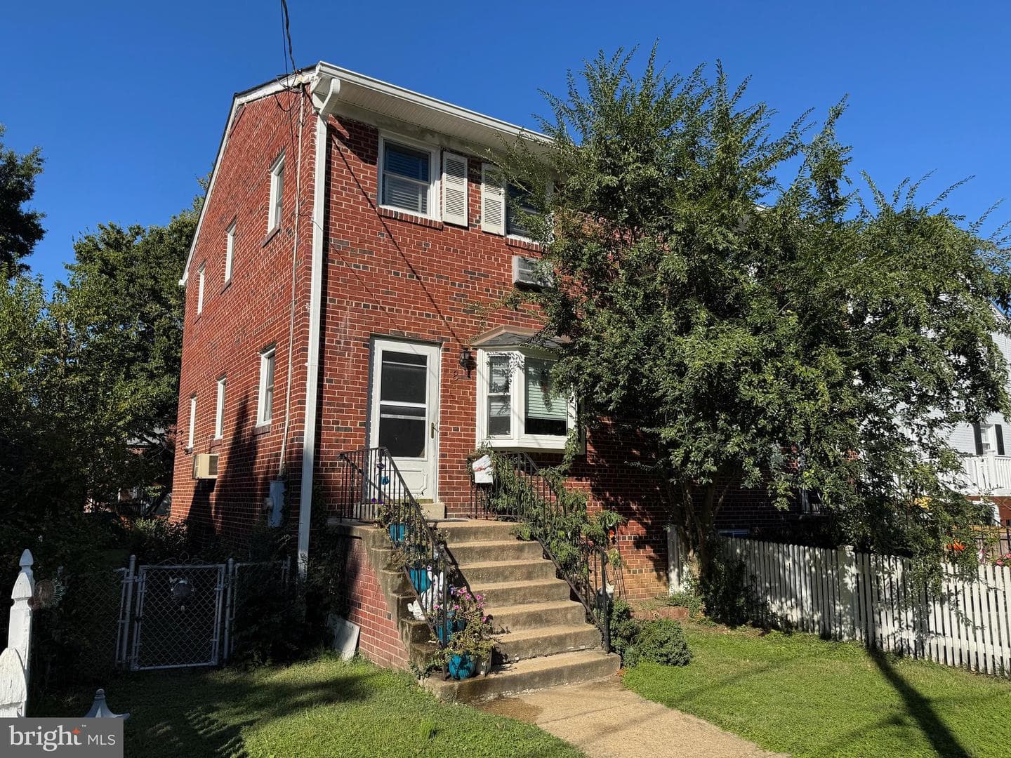 8 E Glendale Avenue photo 1