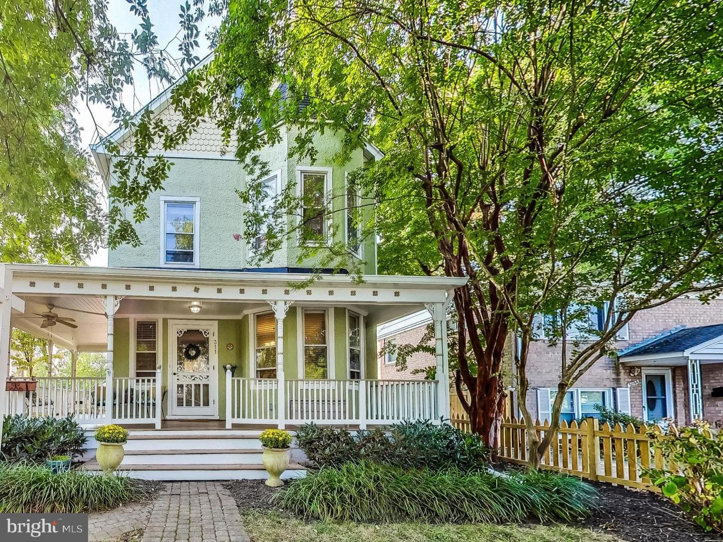311 E Howell Avenue photo 1