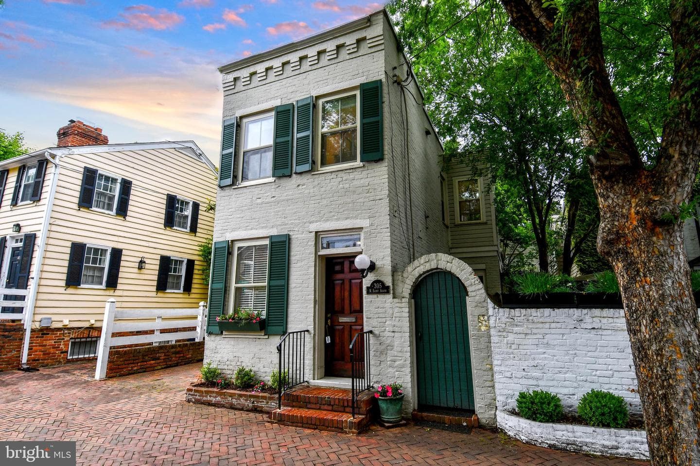 305 N Saint Asaph Street N photo 1