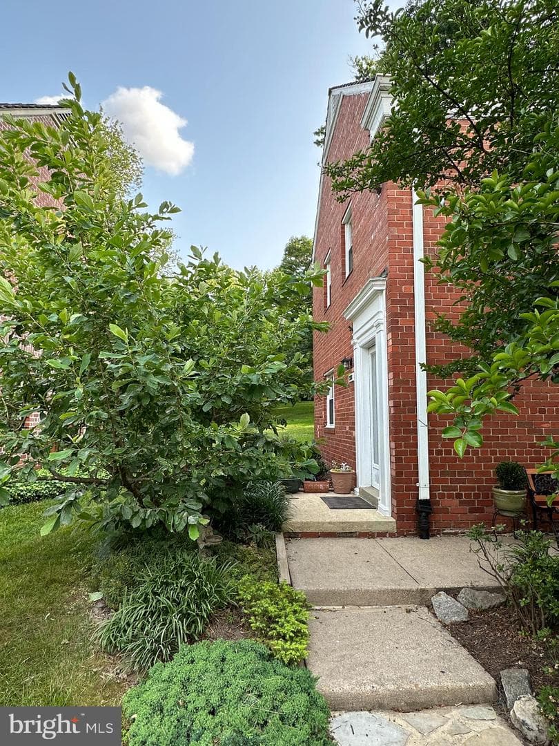 3300 Valley Drive photo 1