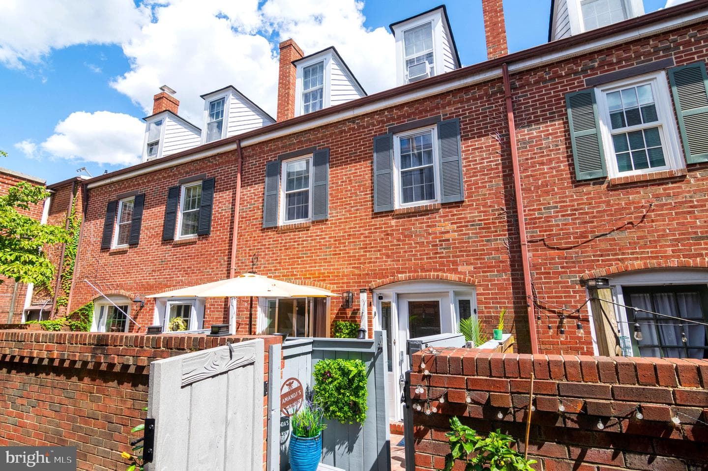 102 King Henry Court photo 1