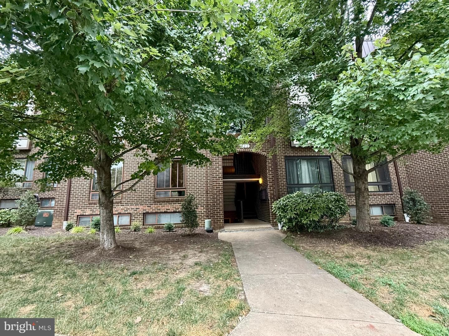 122 Roberts Lane #400