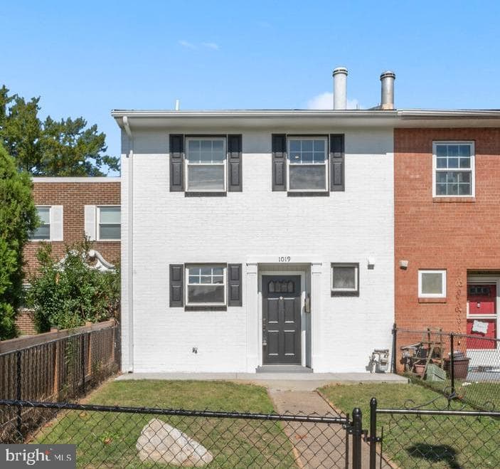1019 First Street, Alexandria