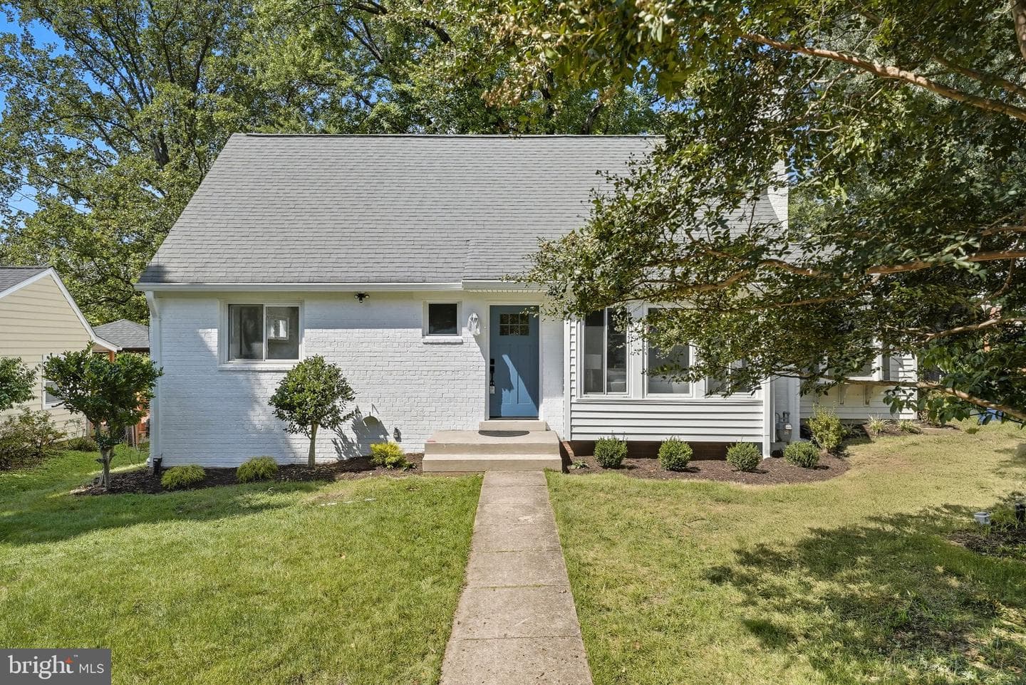 492 N Latham Street photo 1