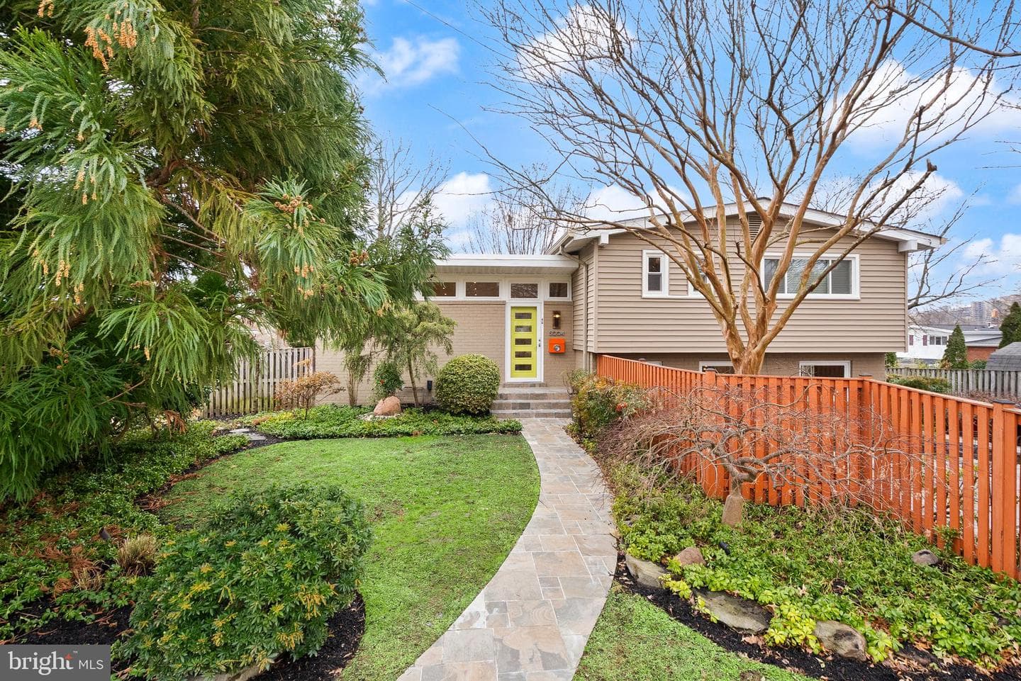 5004 Regency Place photo 1