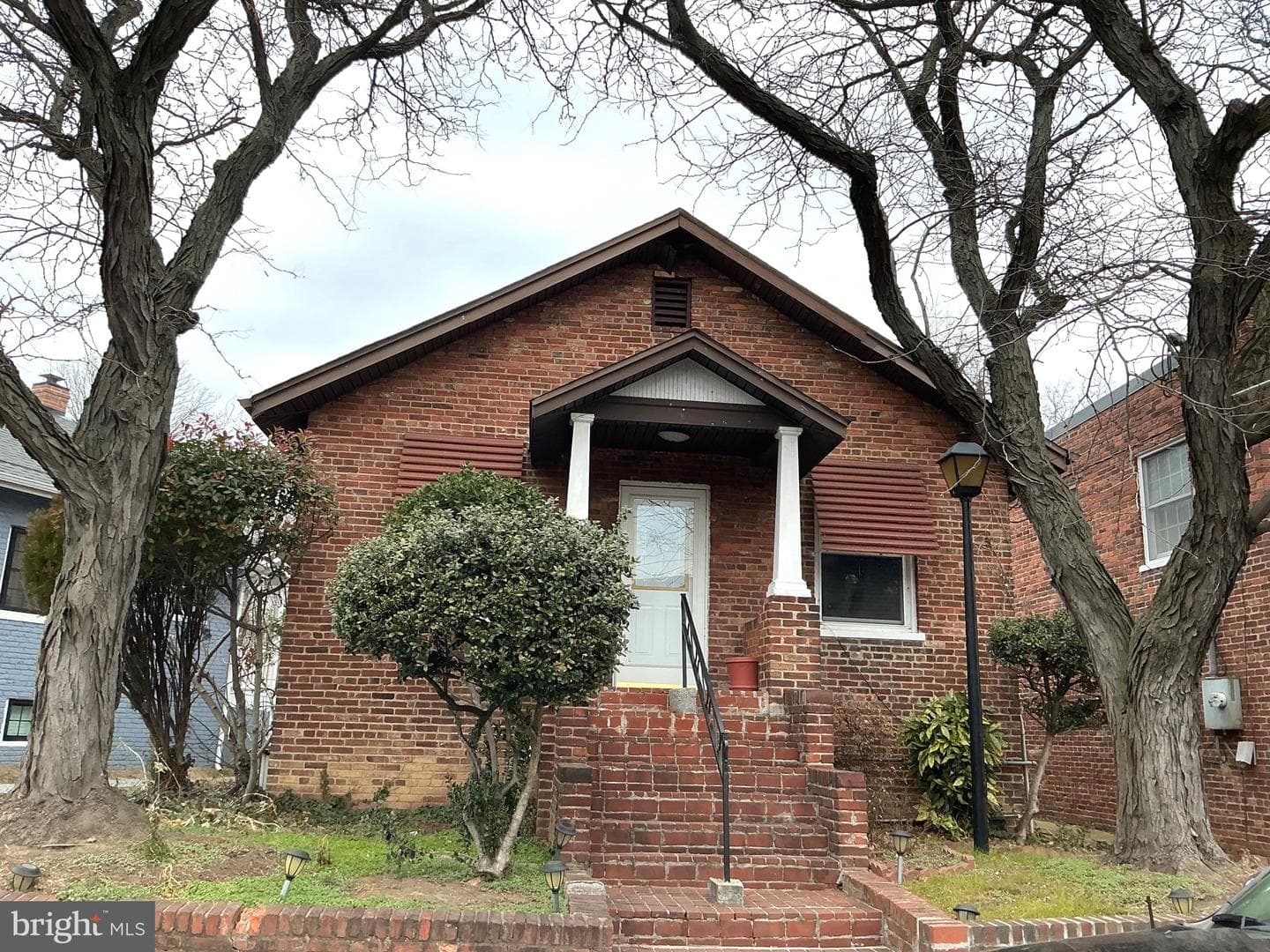 520 E Mount Ida Avenue