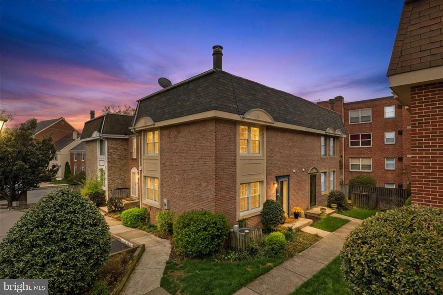 1306 Chetworth Court