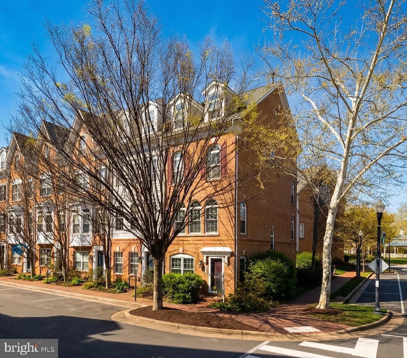 5051 Kilburn Street photo 1