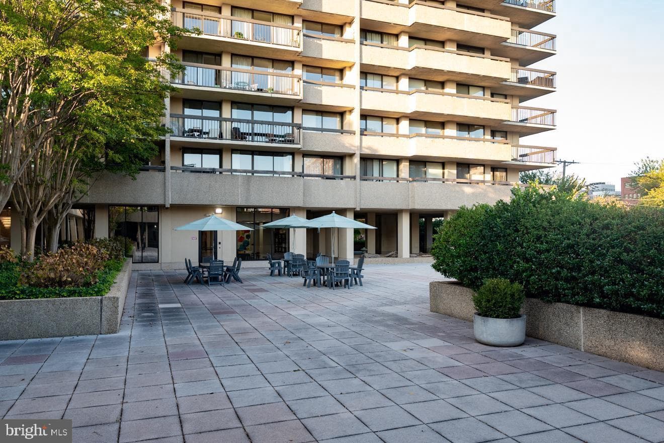 400 Madison Street #301 photo 1