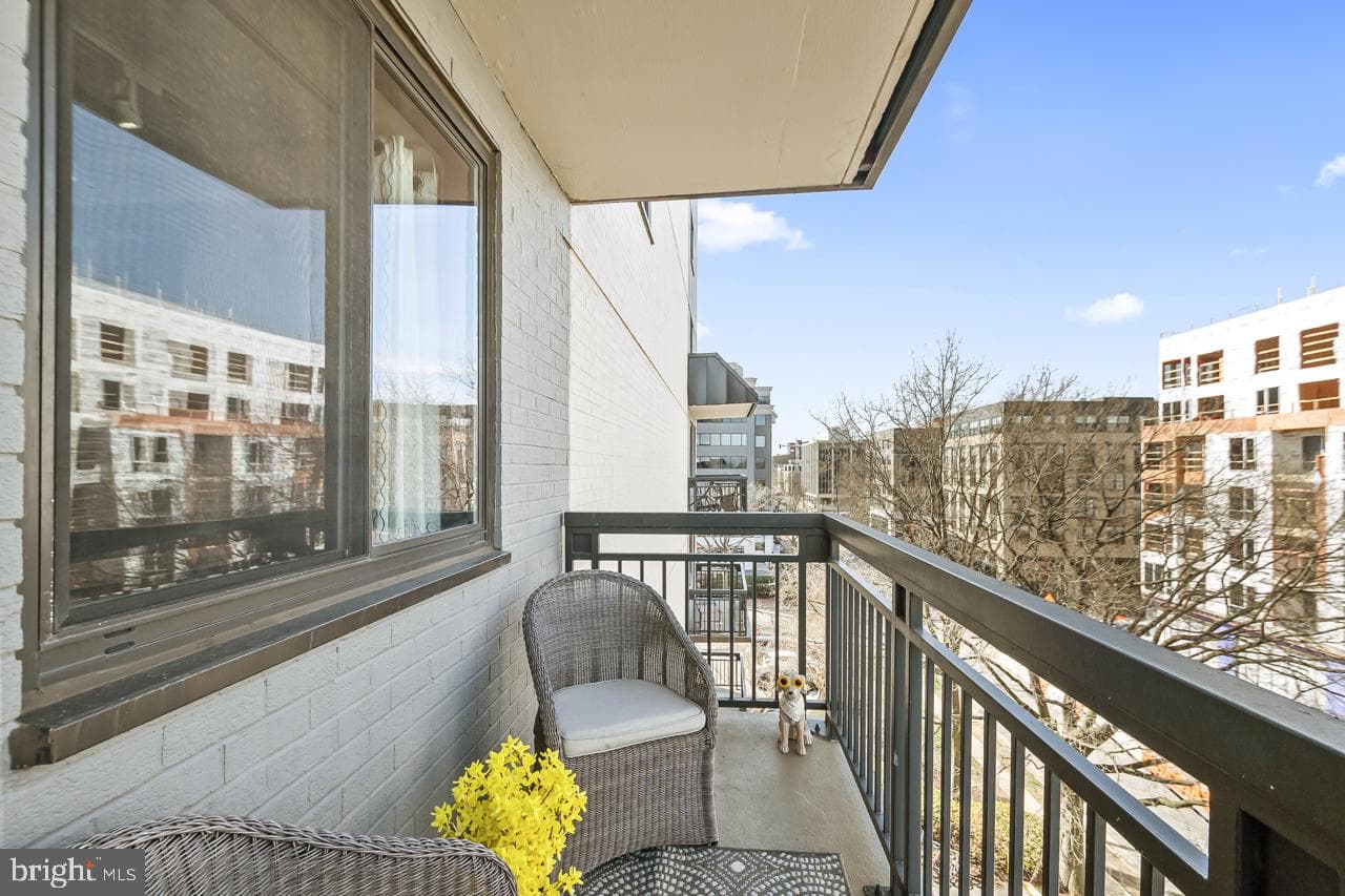 801 Pitt Street N #605 photo 1