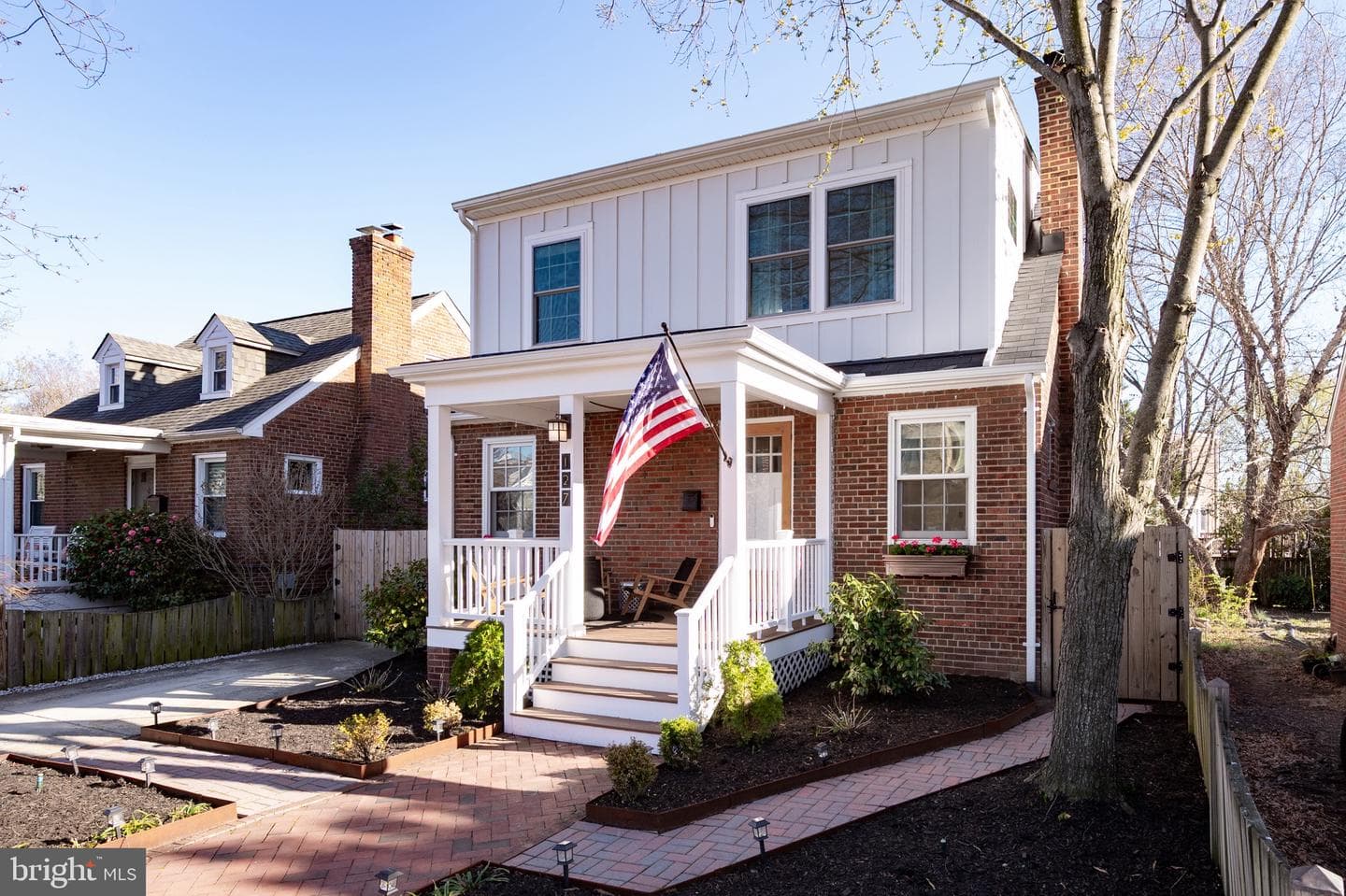 127 E Walnut Street photo 1
