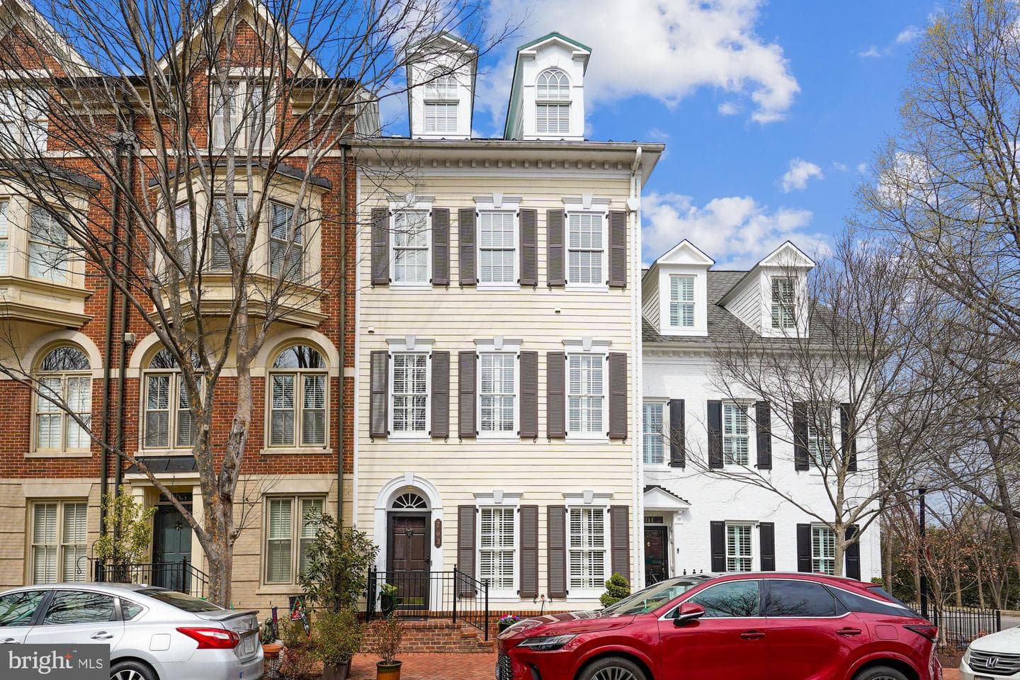 703 Rose Square photo 1