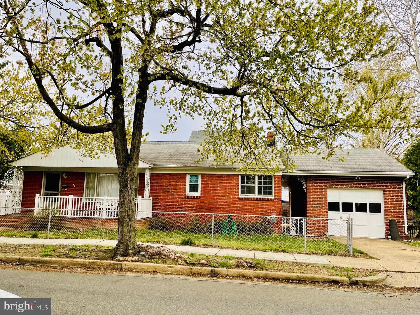 2000 La Grande Avenue photo 1