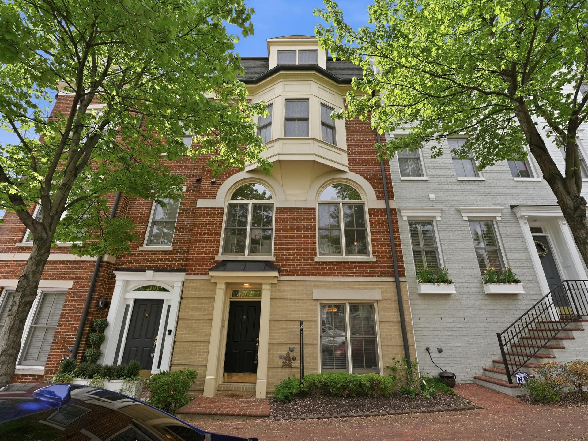 402 Oronoco Street photo 1