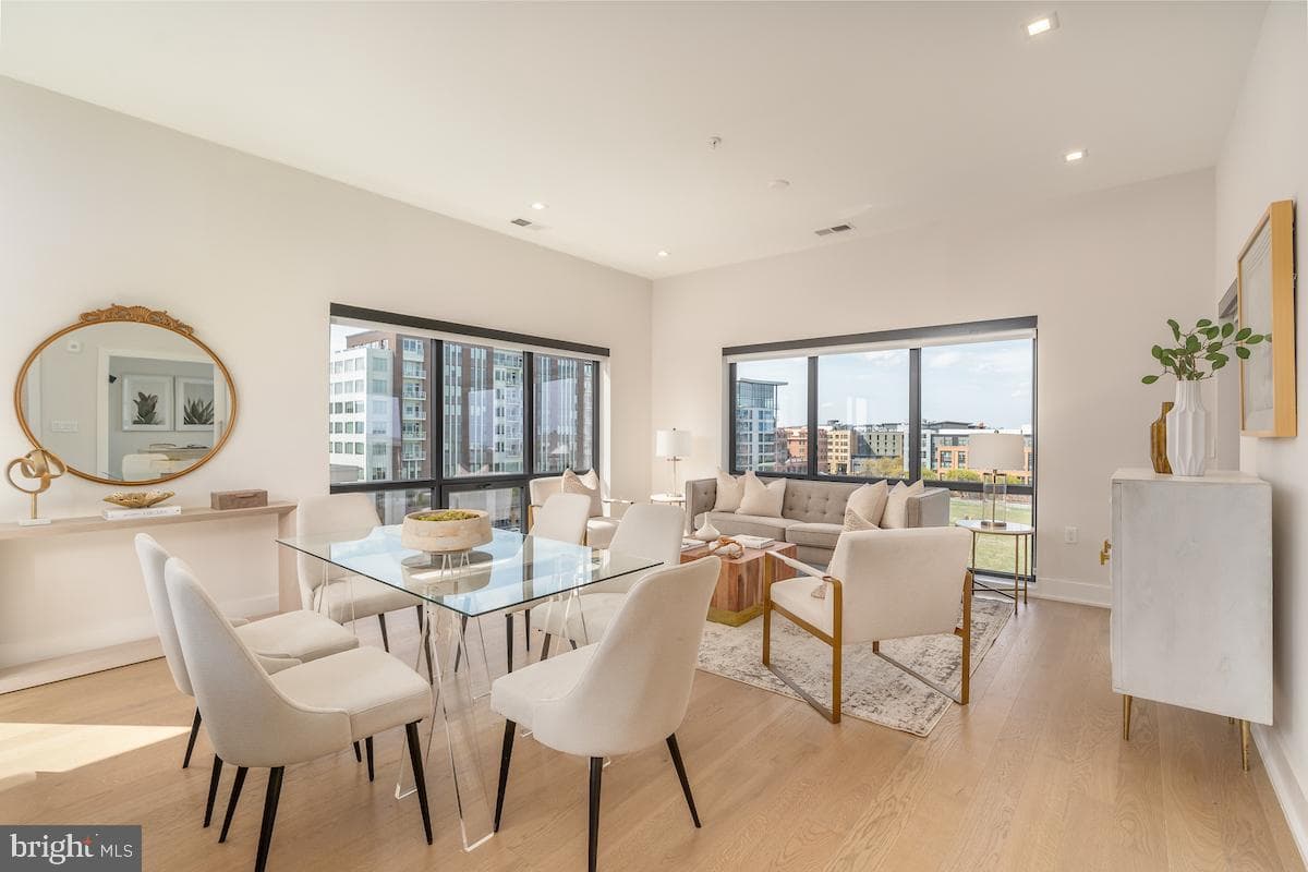 737 Swann Avenue #602 photo 1