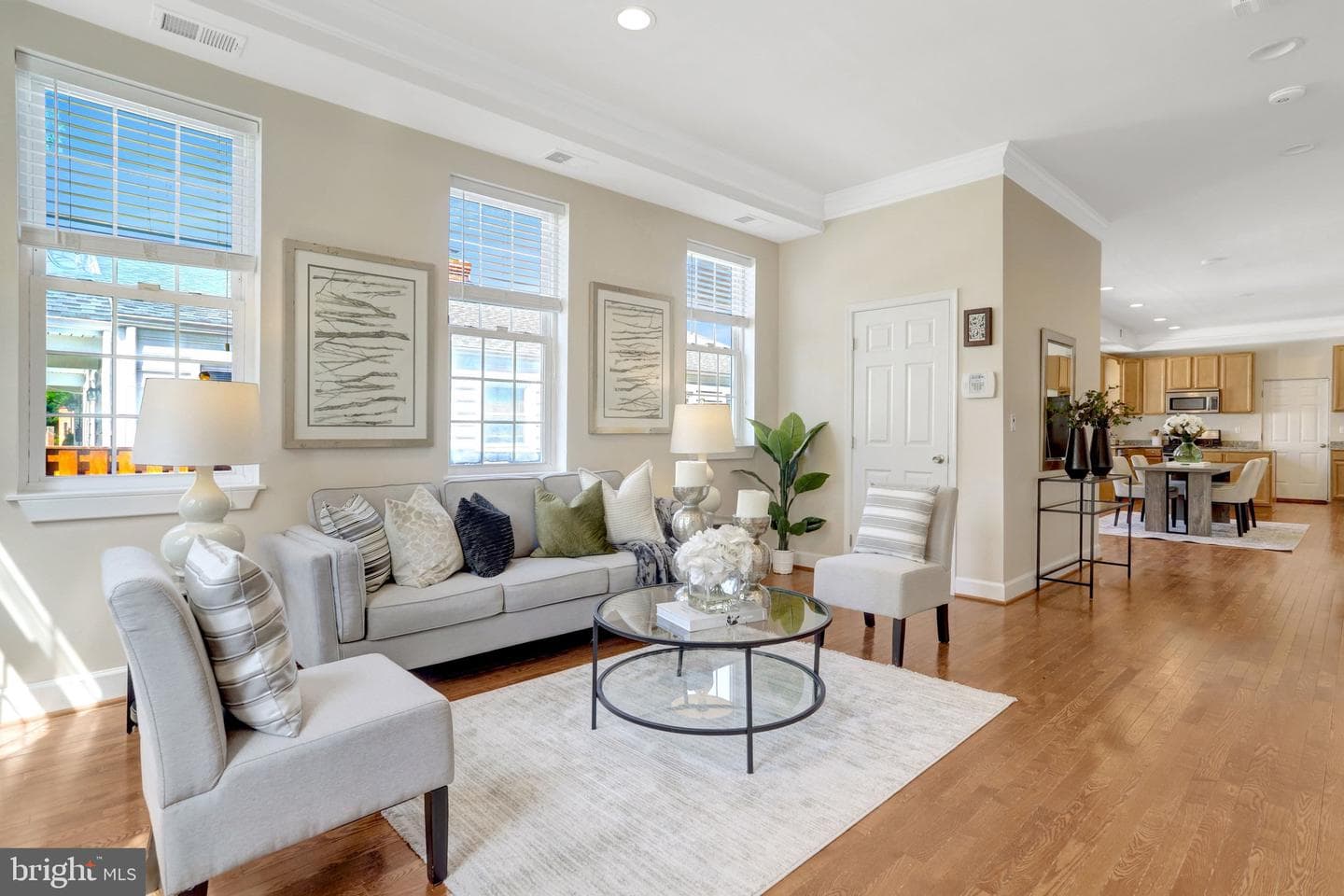 6 E Reed Avenue