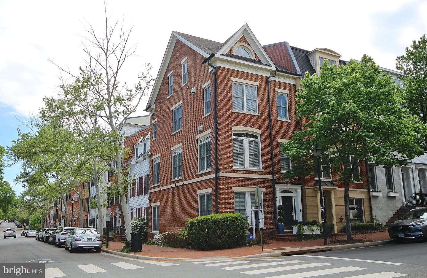 400 Oronoco Street photo 1