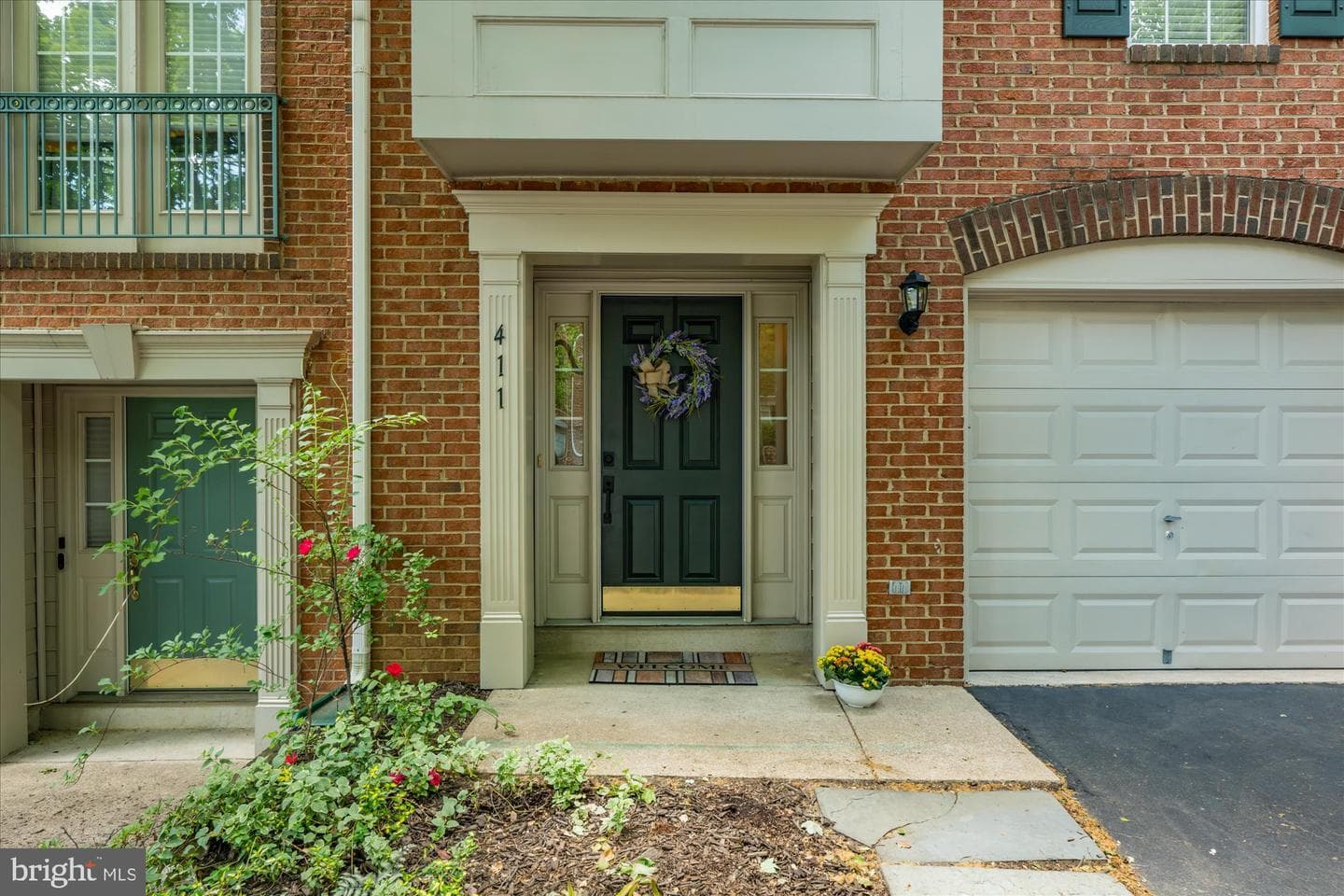 411 Ashford Lane photo 1