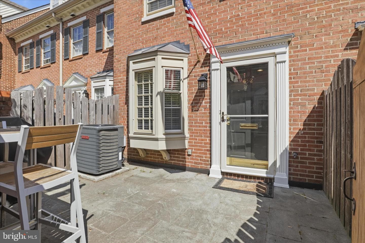 652 S Columbus Street photo 1