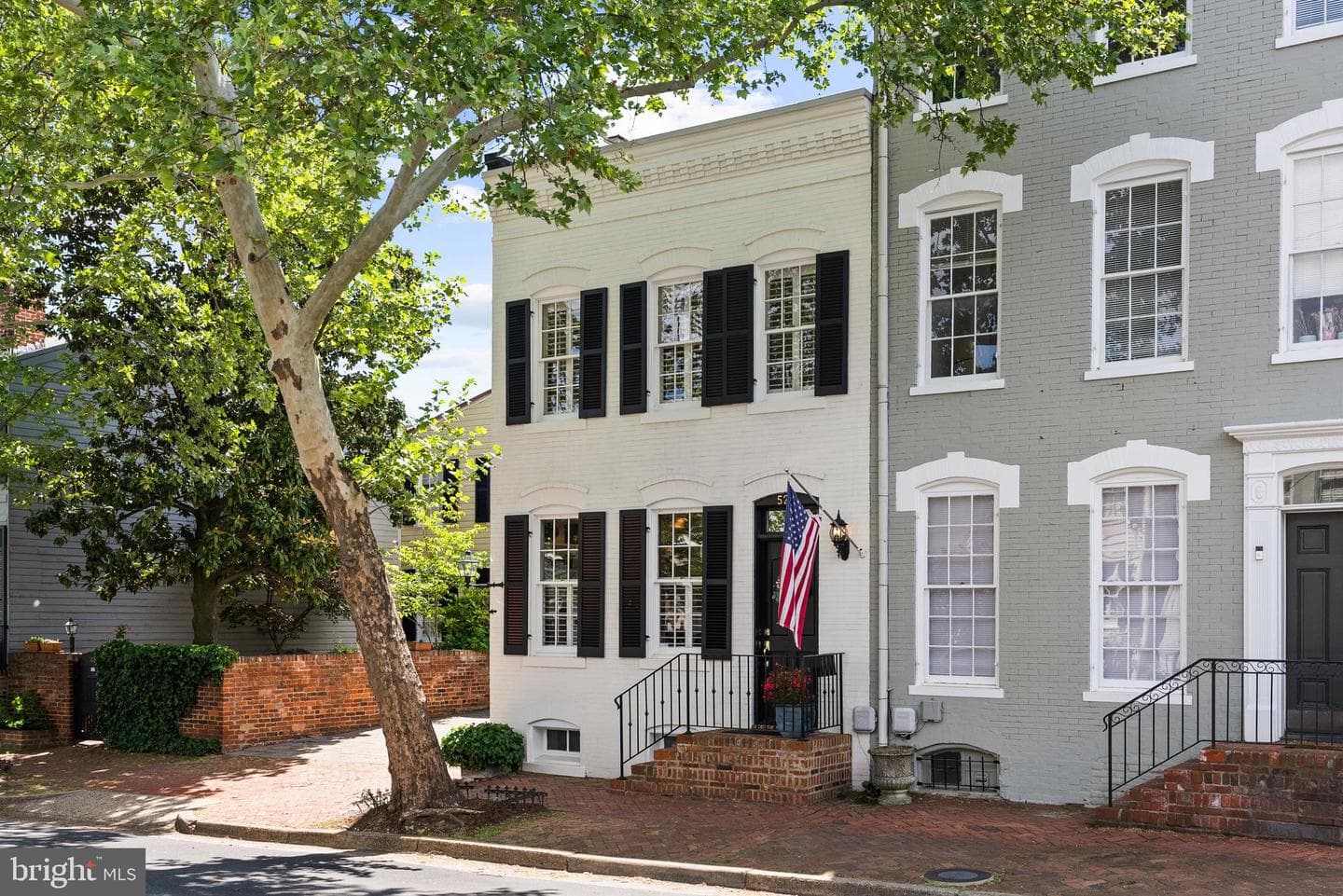 522 Queen Street photo 1