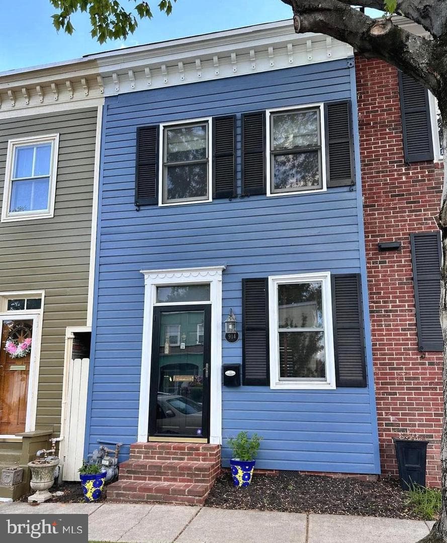 914 Pendleton Street photo 1