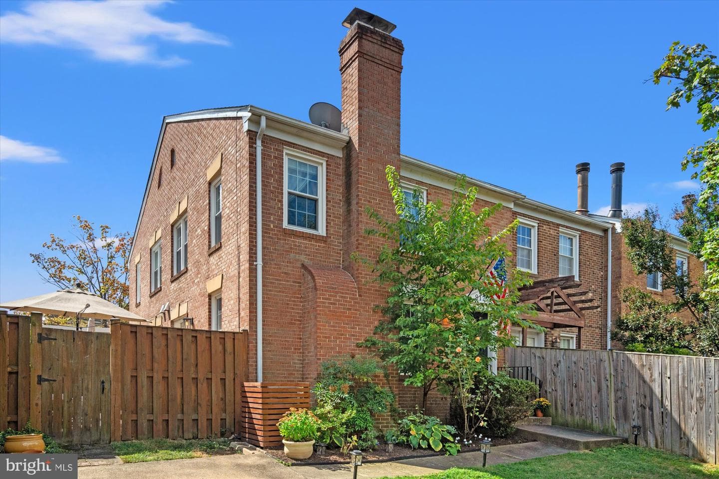 912 Bernard Street photo 1