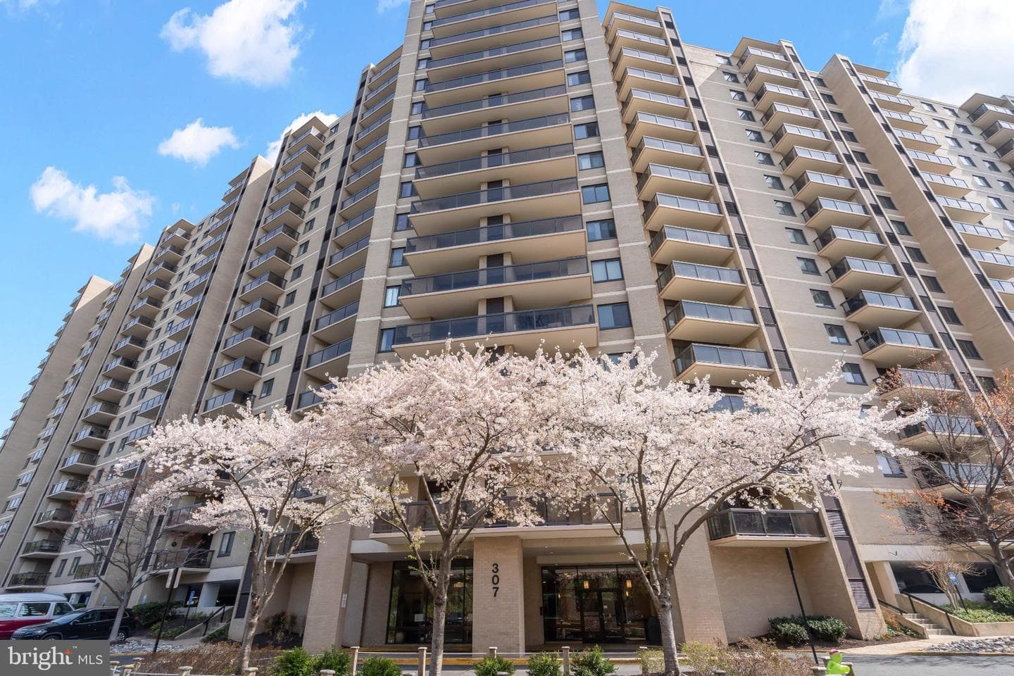 307 Yoakum Parkway #1722