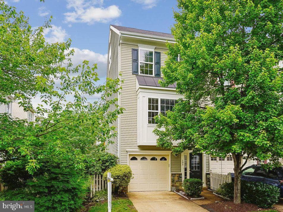 103 Meadows Lane